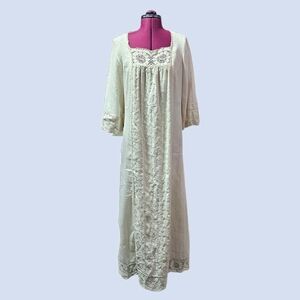Vintage Mid-Century Nightgown, Dating From The 1950s–Early 1960s, Made In The US